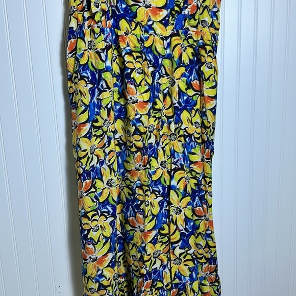 Skies are Blue Curvy, Size 1X floral Midi  dress, lined smoked Back ruffle trim - Picture 5 of 13